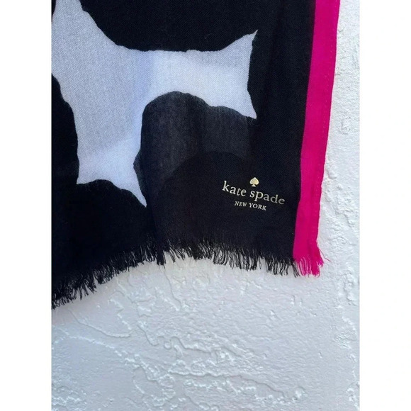 Kate Spade Womens Wool Frayed Edges Wool Scarf Shawl Black White 25x39 - Picture 6 of 8
